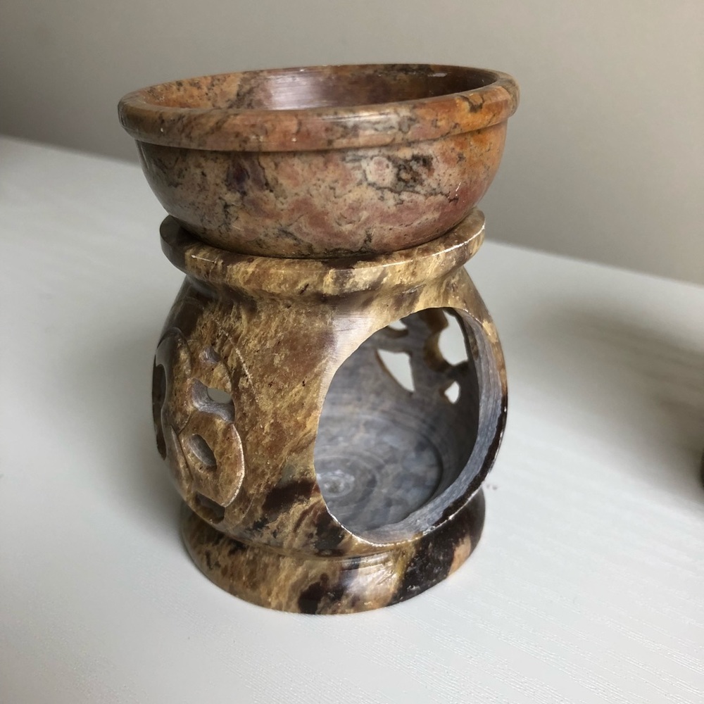 BRAND NEW essential oil burner - Picture 2 of 5